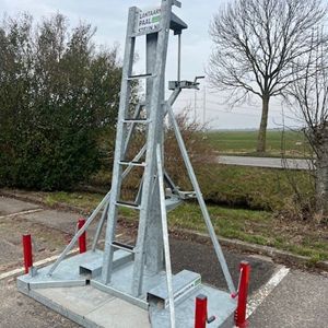 lantaarnpaalsteun met schuivende bovenklem lantaarnpaalsteun met schuivende bovenklem